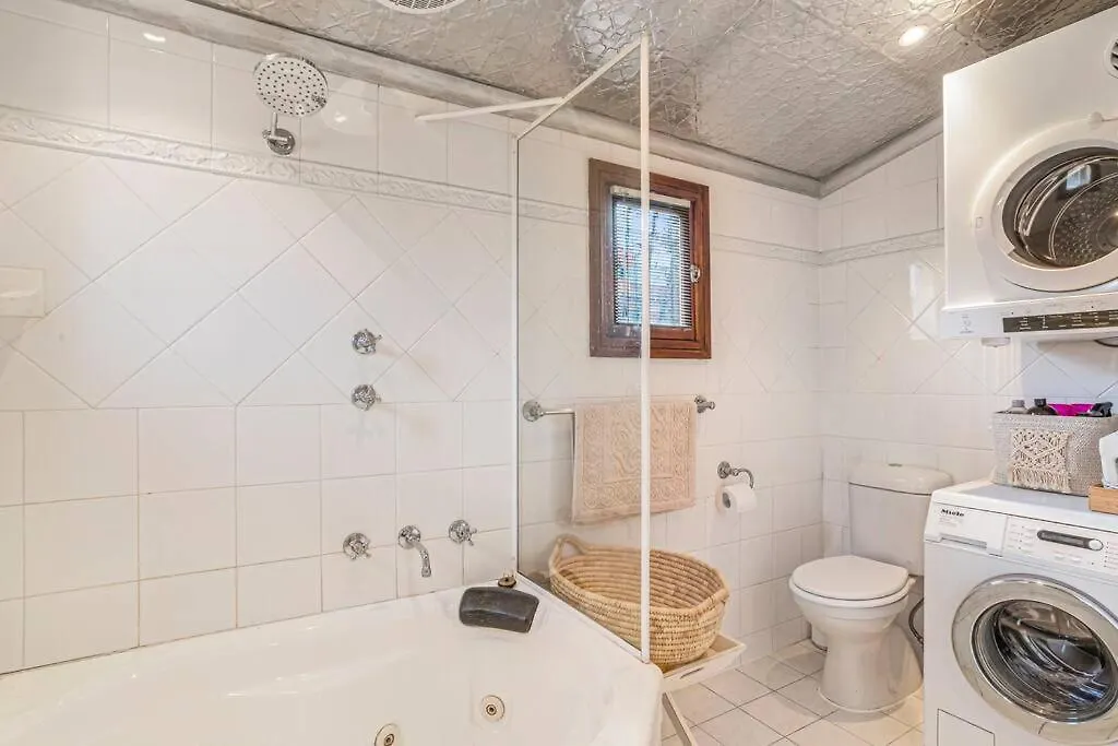 Firebird Cottage A Hallmark To Adelaides History