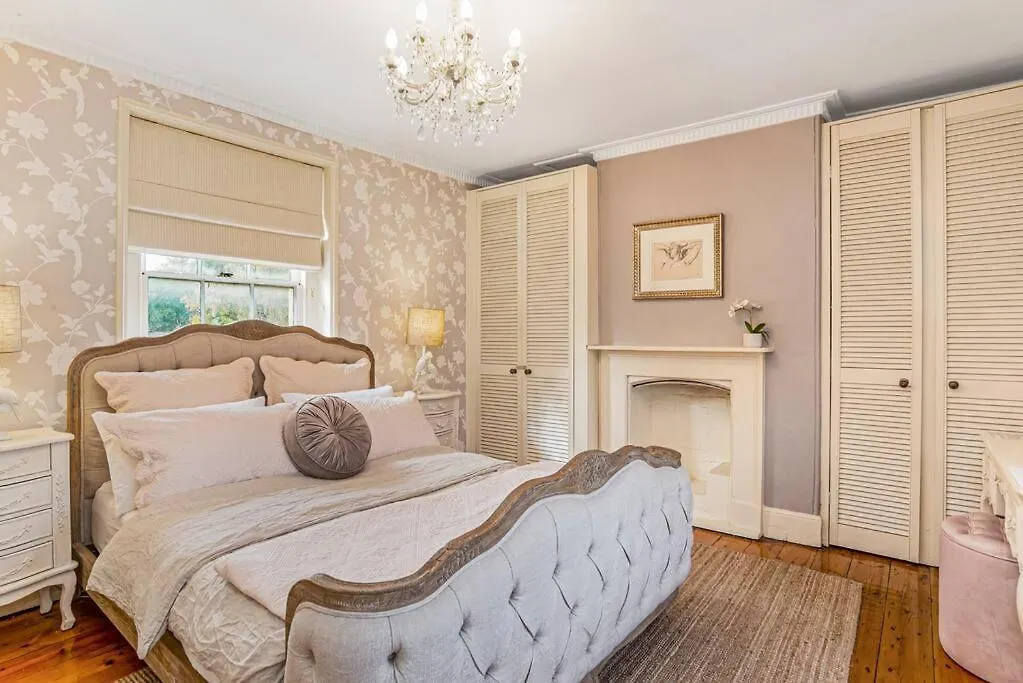 펜션 Firebird Cottage A Hallmark To Adelaides History 오스트레일리아