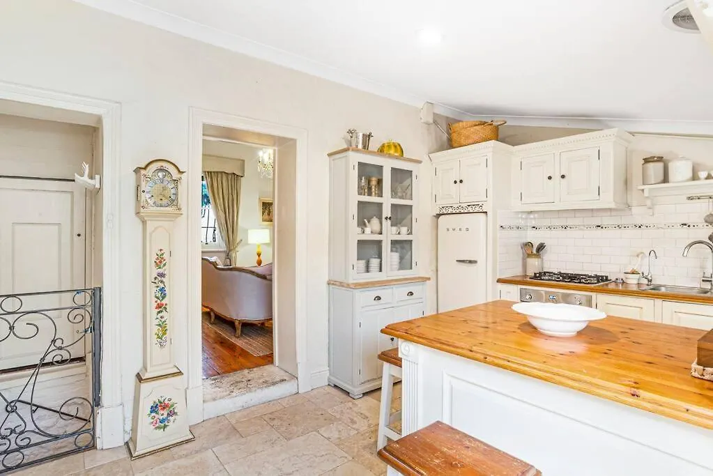 Firebird Cottage A Hallmark To Adelaides History